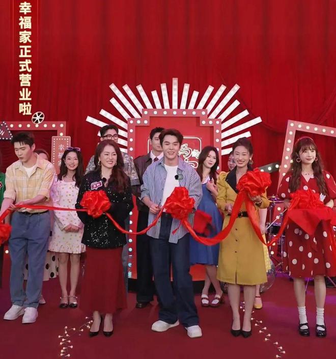 万亿李佳琦赚疯了！AG旗舰厅平台30(图7)