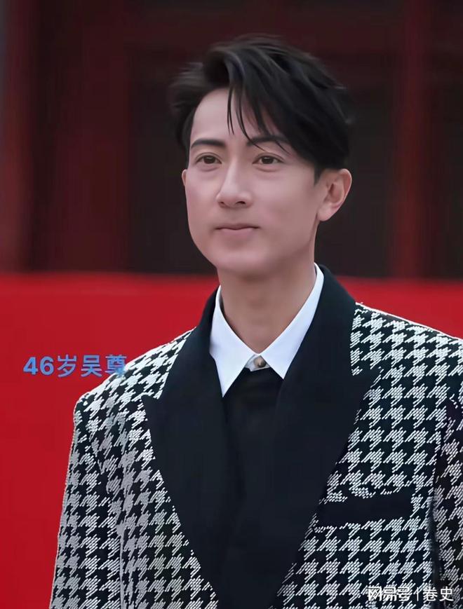 臃肿柯淳又矮又挫冰冰和蔡明傻傻分不清AG旗舰厅ios版无滤镜后章子怡发福(图2)