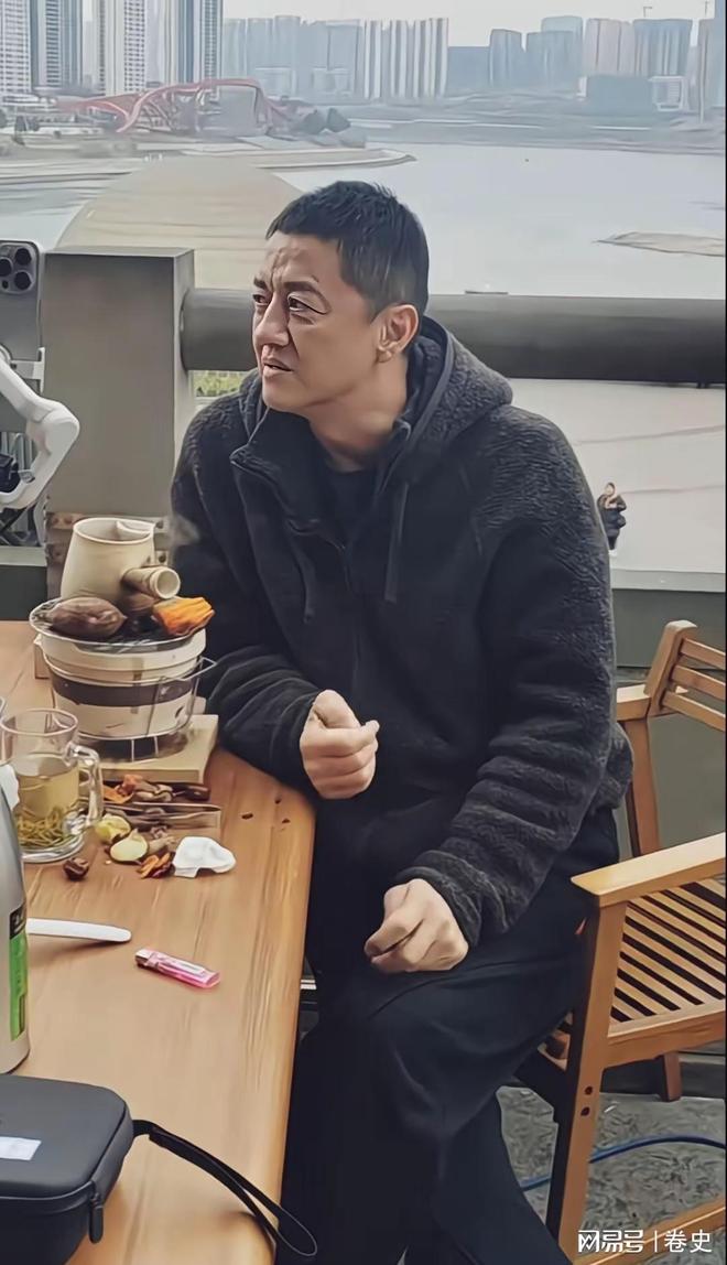 臃肿柯淳又矮又挫冰冰和蔡明傻傻分不清AG旗舰厅ios版无滤镜后章子怡发福(图18)