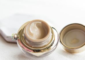 ！避雷智商税抗老眼霜保姆级选购攻略AG旗舰厅网抗皱眼霜排行榜前十强(图5)